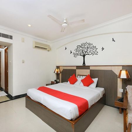 Oyo 1081 Hotel Sindhu International Tirupati Exterior foto