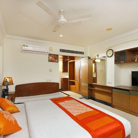 Oyo 1081 Hotel Sindhu International Tirupati Exterior foto