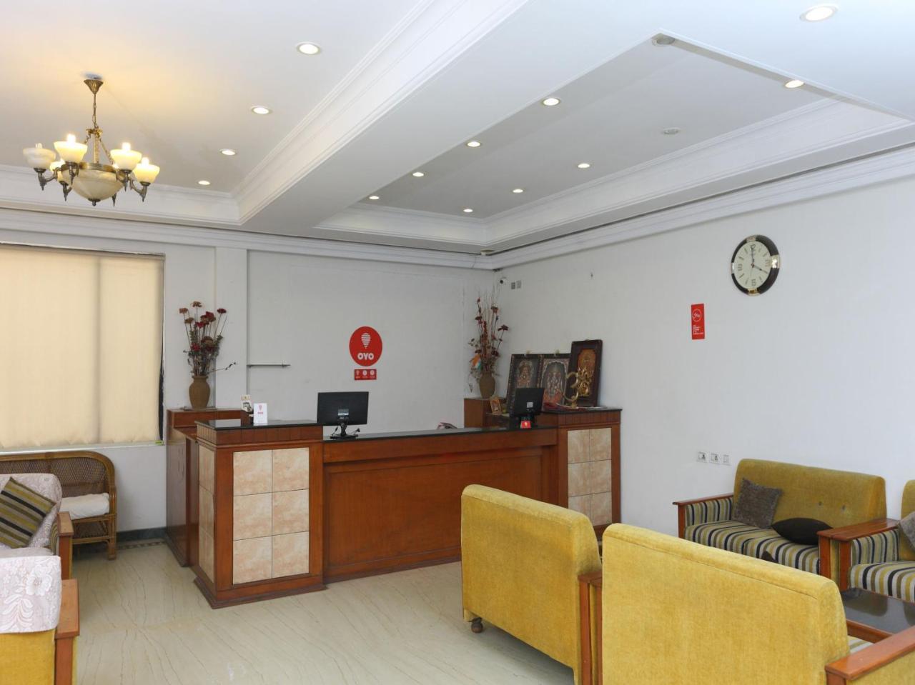 Oyo 1081 Hotel Sindhu International Tirupati Exterior foto