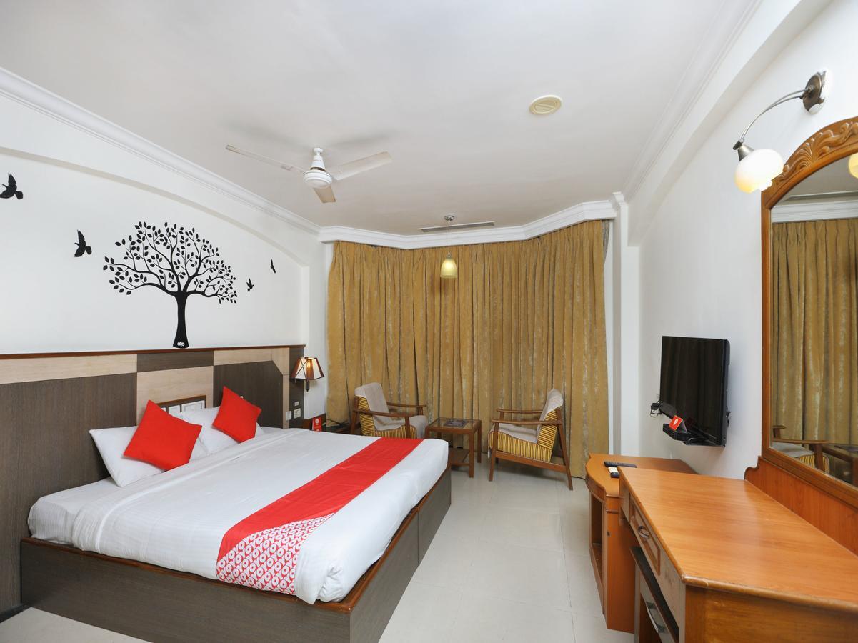 Oyo 1081 Hotel Sindhu International Tirupati Exterior foto
