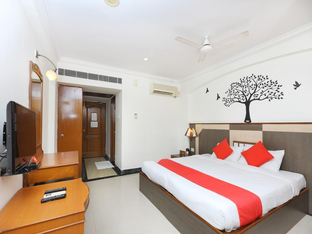 Oyo 1081 Hotel Sindhu International Tirupati Exterior foto
