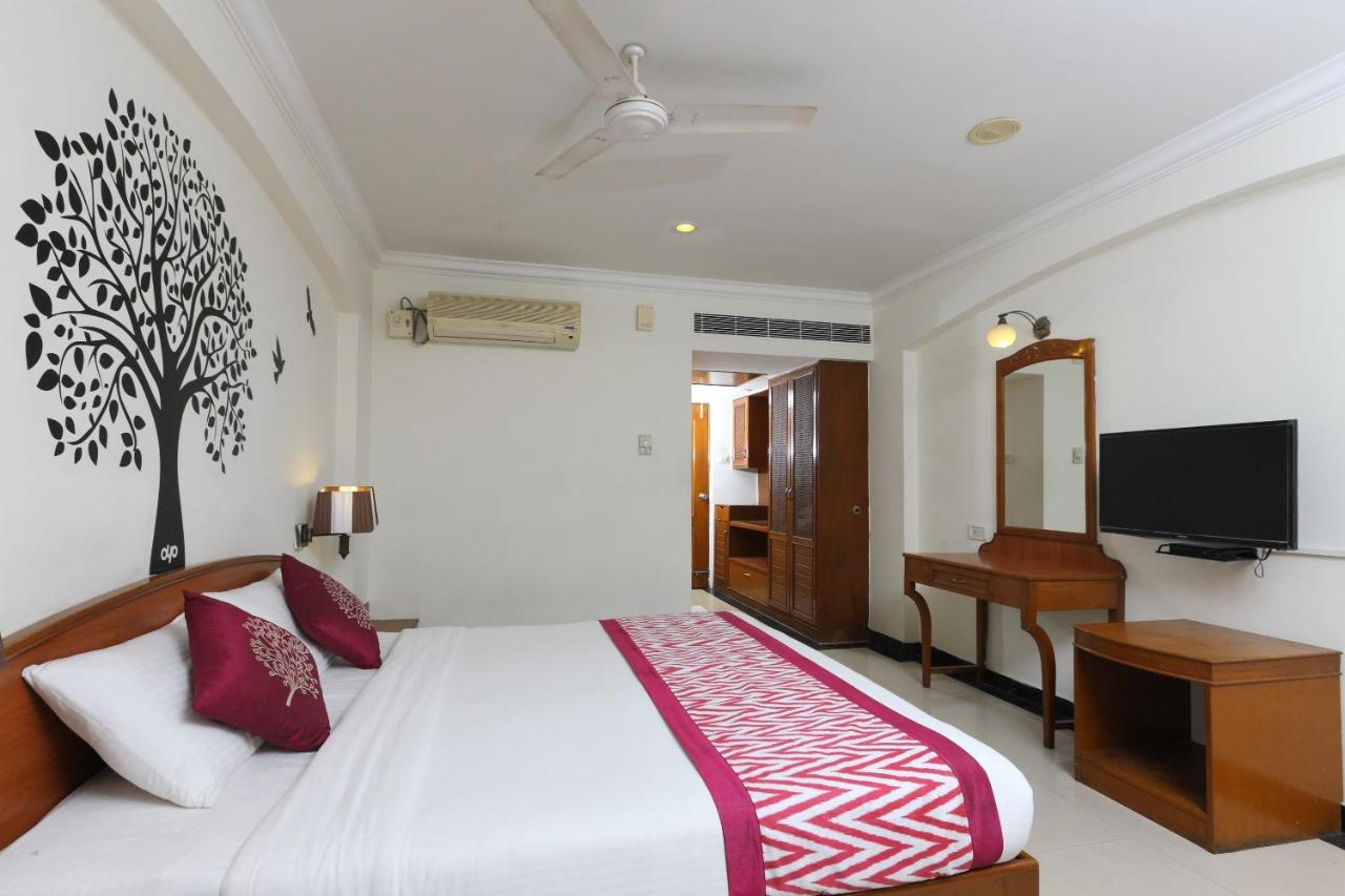 Oyo 1081 Hotel Sindhu International Tirupati Exterior foto