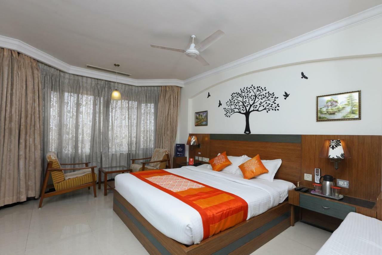 Oyo 1081 Hotel Sindhu International Tirupati Exterior foto