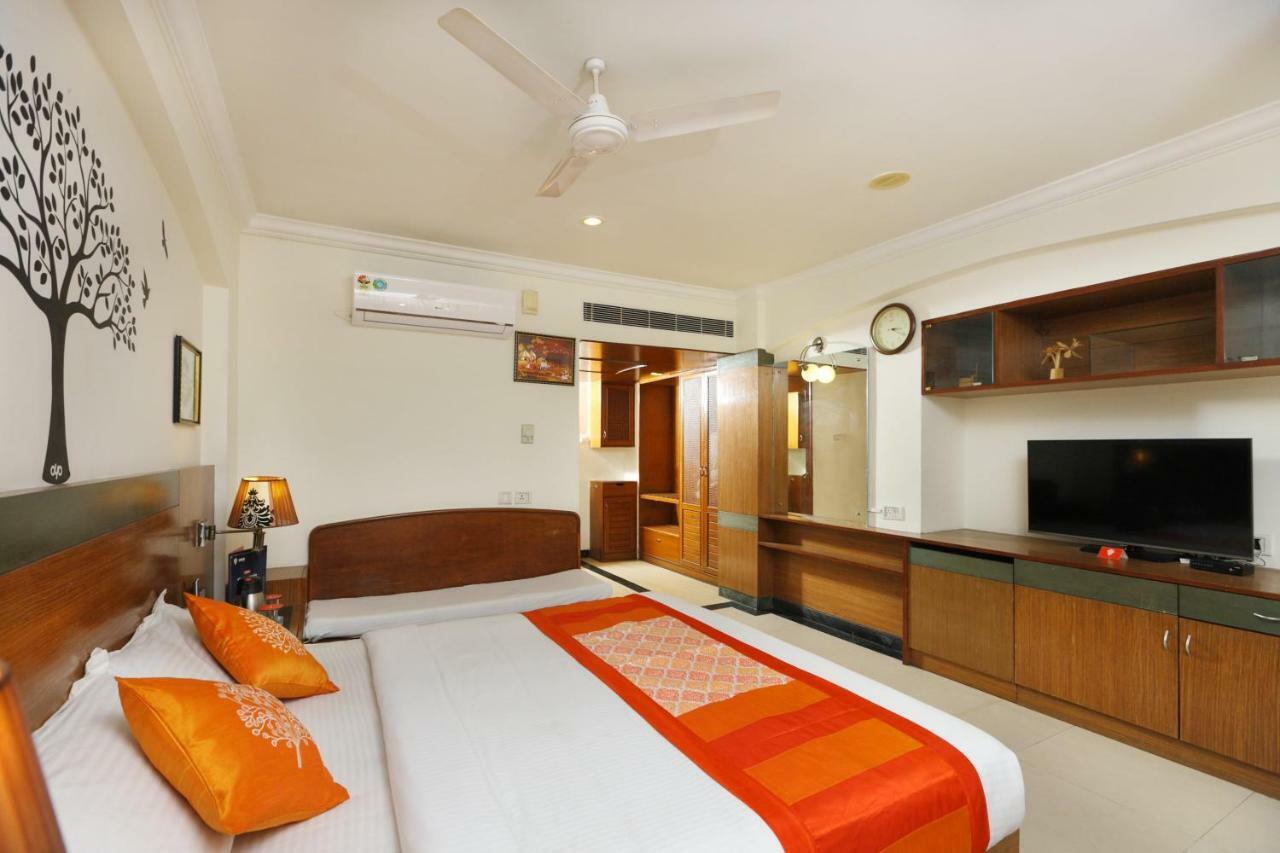 Oyo 1081 Hotel Sindhu International Tirupati Exterior foto