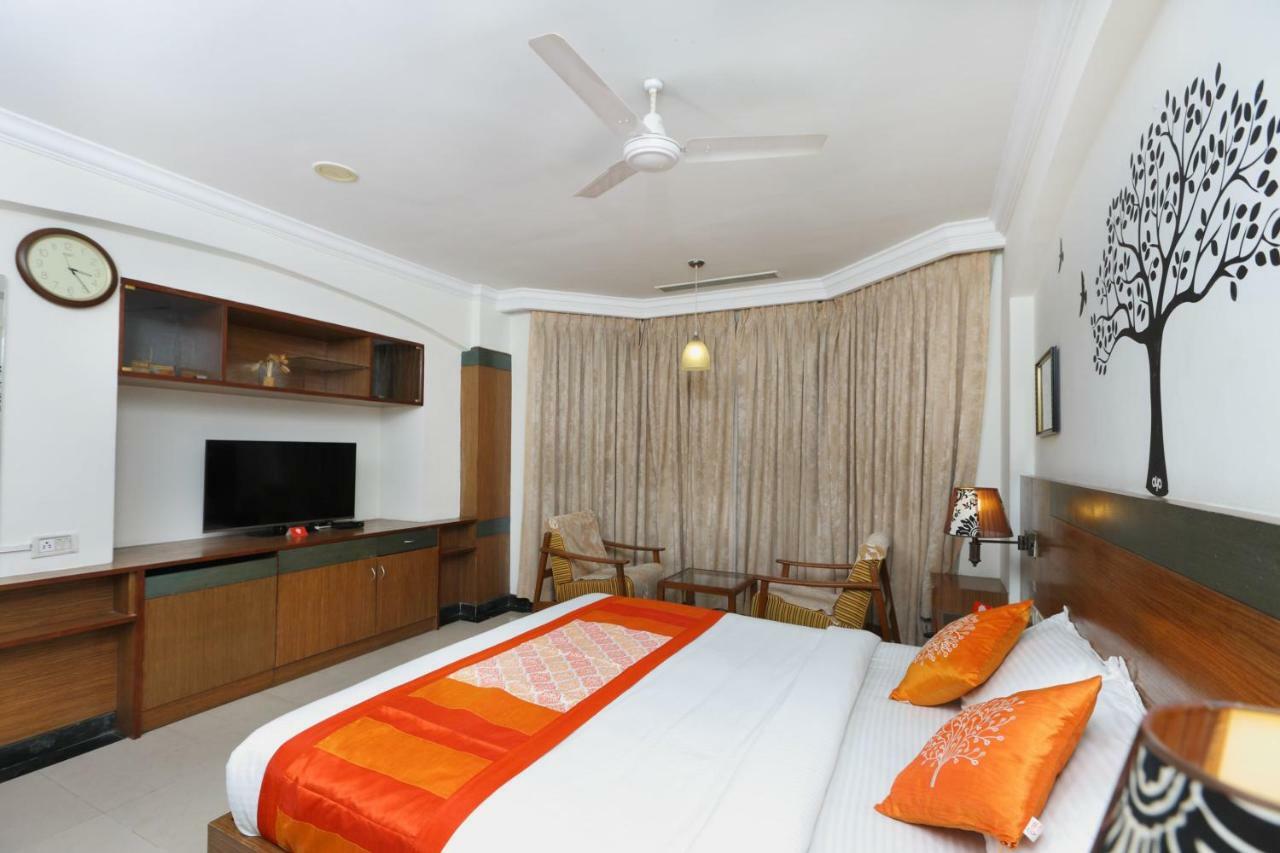Oyo 1081 Hotel Sindhu International Tirupati Exterior foto