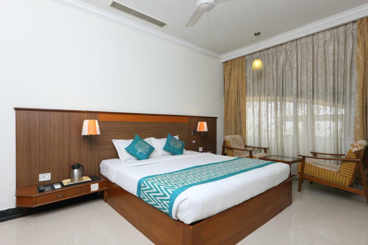 Oyo 1081 Hotel Sindhu International Tirupati Exterior foto